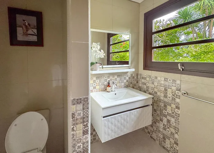 别墅 Luxury 4-bedroom Pool In - 7 Mins To *