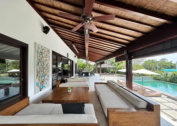 别墅 Luxury 4-bedroom Pool In - 7 Mins To