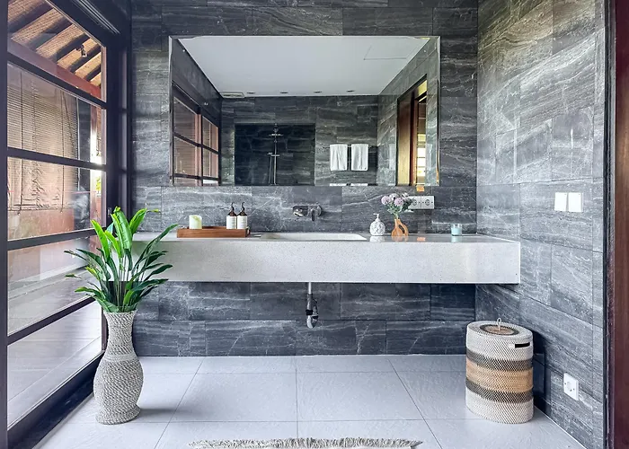 Luxury 4-bedroom Pool In - 7 Mins To 别墅