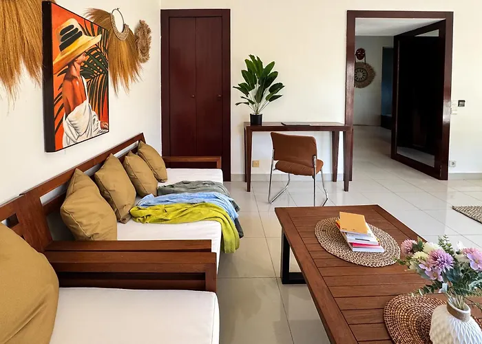 Luxury 4-bedroom Pool In - 7 Mins To 别墅