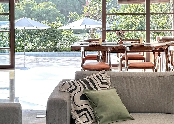 别墅 Luxury 4-bedroom Pool In - 7 Mins To
