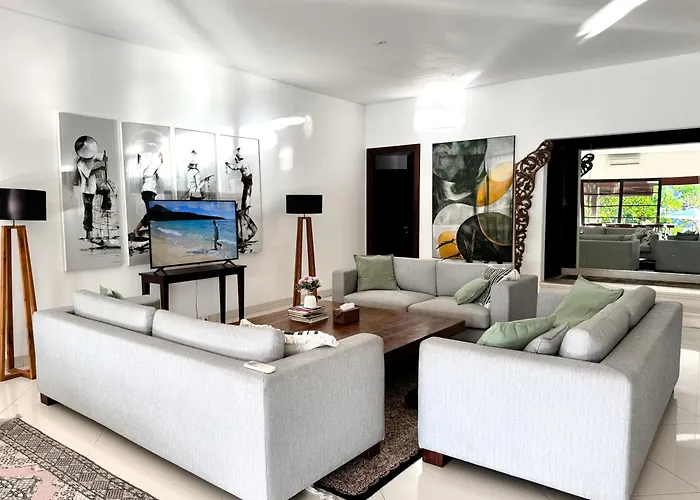 Luxury 4-bedroom Pool In - 7 Mins To 别墅 *