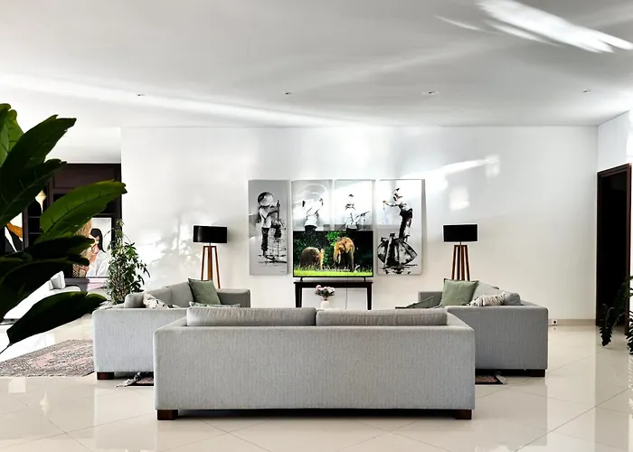 别墅 Luxury 4-bedroom Pool In - 7 Mins To