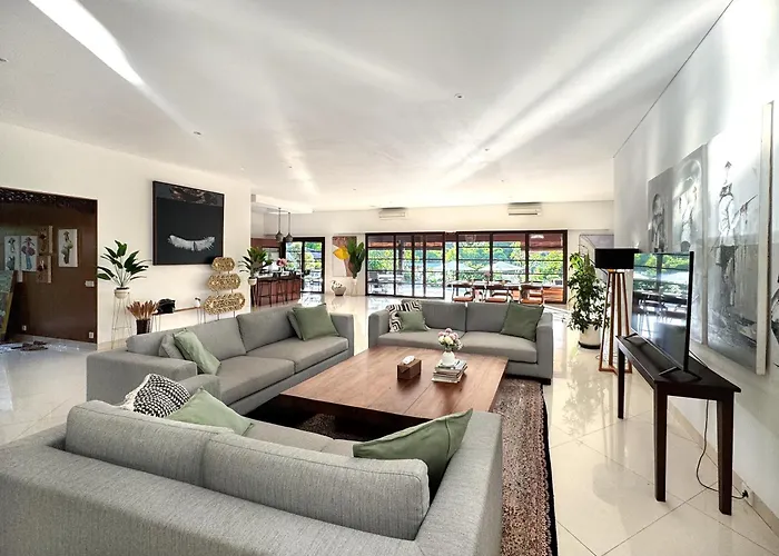 Luxury 4-bedroom Pool In - 7 Mins To * 坎古