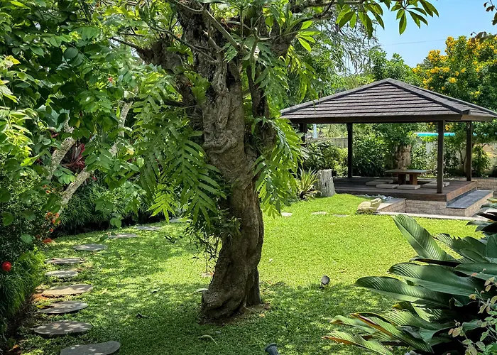 别墅 Luxury 4-bedroom Pool In - 7 Mins To *